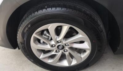 现代胜达轮胎型号 胜达轮胎型号是多少(235/55 r19)